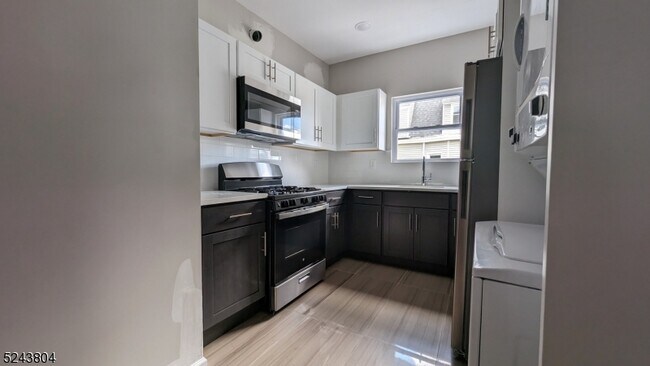 Building Photo - 43 N 16th St