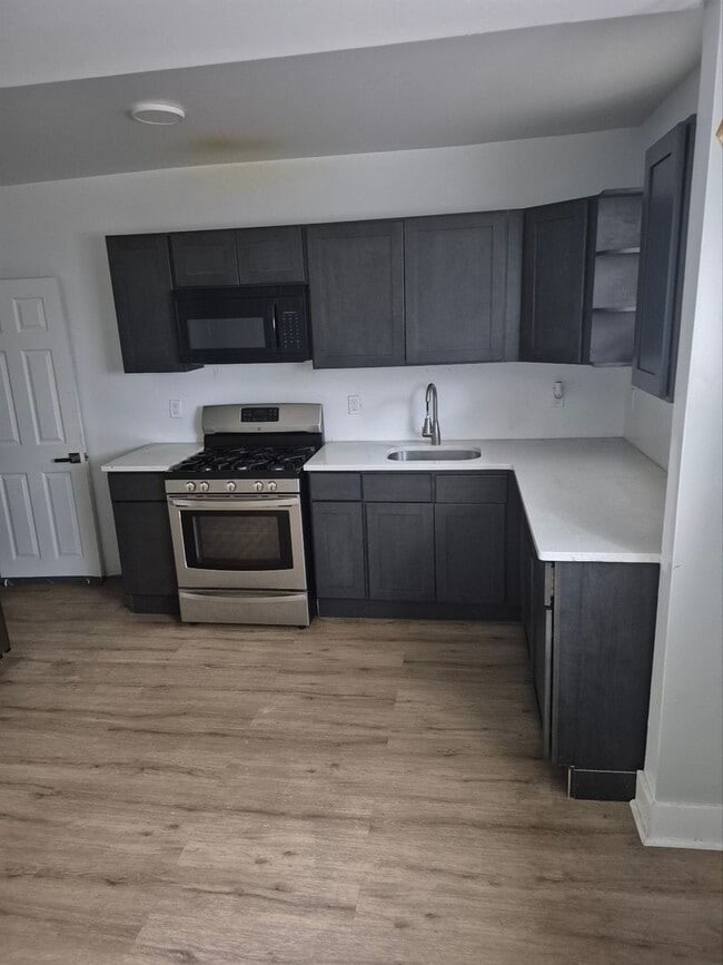 Building Photo - Inviting 3-Bedroom Home Perfect for Comfortable Living