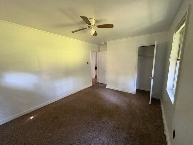 Foto del edificio - MOVE IN READY