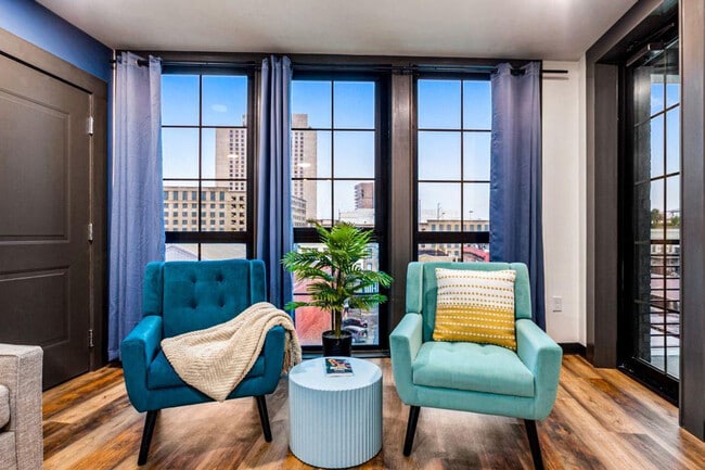 Foto del edificio - 611 Commerce St