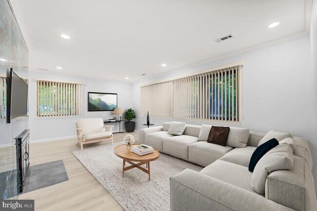 Foto del edificio - 16 E Bluebell Ln