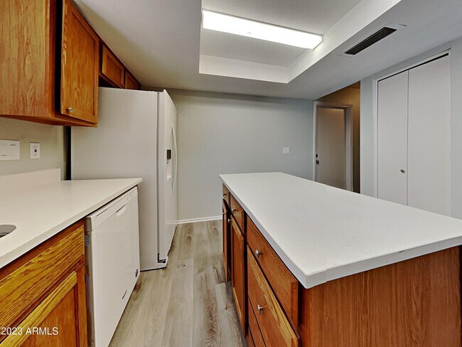 Foto del edificio - 7913 W Tuckey Ln