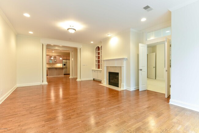 Building Photo - 5220 Indian Woods Dr