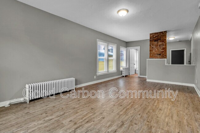 Foto del edificio - 135 Elmwood Ave