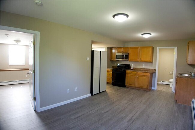 Building Photo - 858 Bernon St