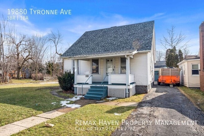 Building Photo - 19880 Tyronne Ave