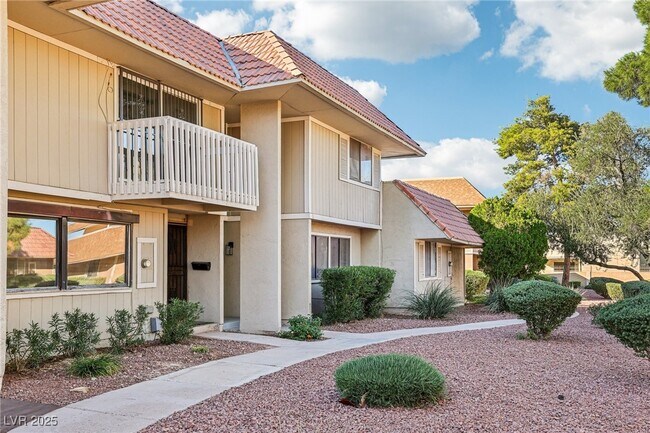 Foto del edificio - 2414 Paradise Village Way