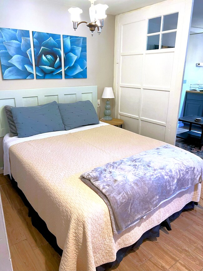 Foto del edificio - 3277 N Whitney Ave