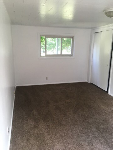 Building Photo - Rattlesnake home for lease!