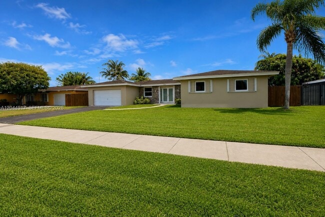 Building Photo - 15445 SW 99th Ave