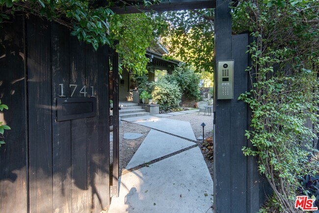 Foto del edificio - 1741 Golden Gate Ave