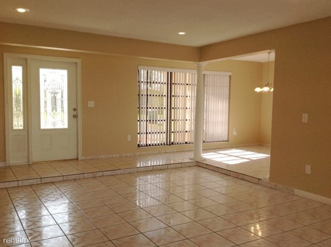 Building Photo - 6745 Pansy Dr