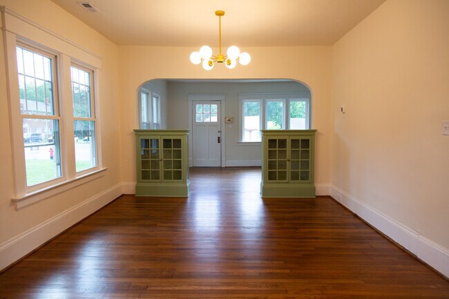 Foto del edificio - 2411 N Roxboro St
