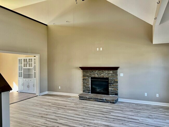 Building Photo - 8611 Springberry Dr