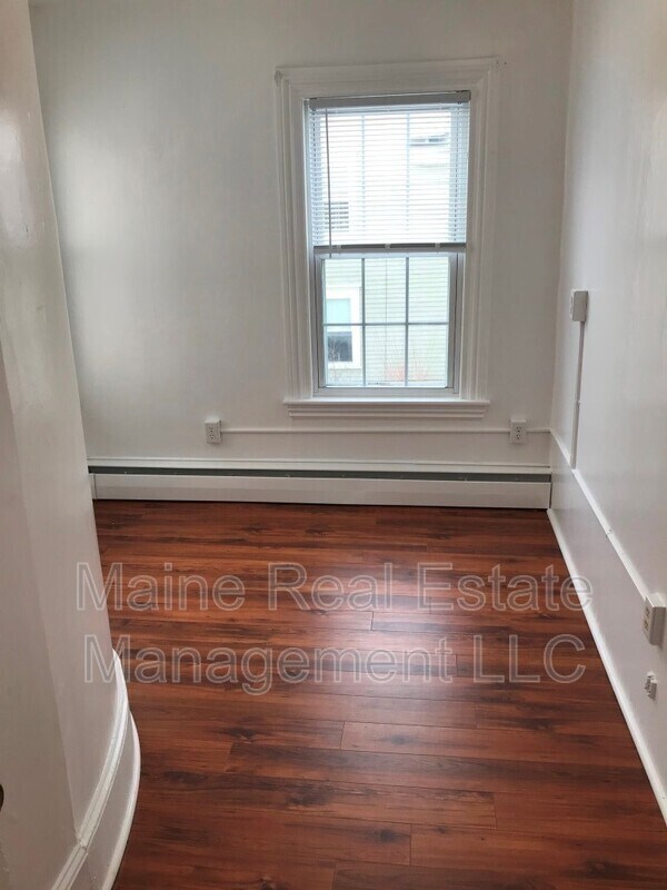 Building Photo - 74 Wing St