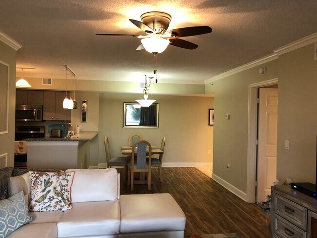 Building Photo - 3 Bedroom 2 Bath Vacation Rental in Resort...