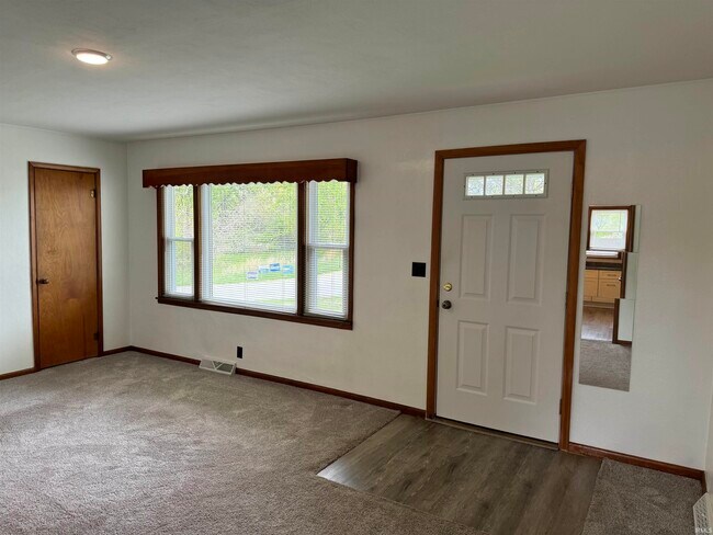 Foto del edificio - 691 W Fairway Ln