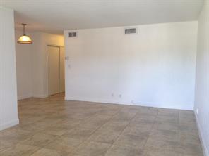 Building Photo - 1820 NE 56th St