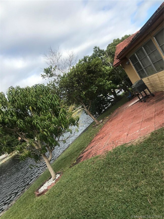 Foto del edificio - 7101 NW 77th St