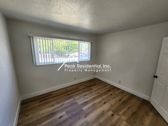 Building Photo - Updated Citrus Height 3bd/1ba House with G...