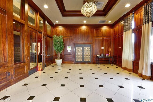 Building Photo - 1 br, 1 bath Condo - 2136 16th Ave S Apt B6