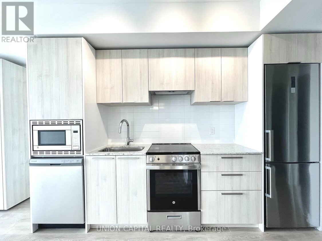 Primary Photo - 501 Yonge St