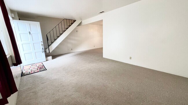 Building Photo - 390 Anchor Way (LO)
