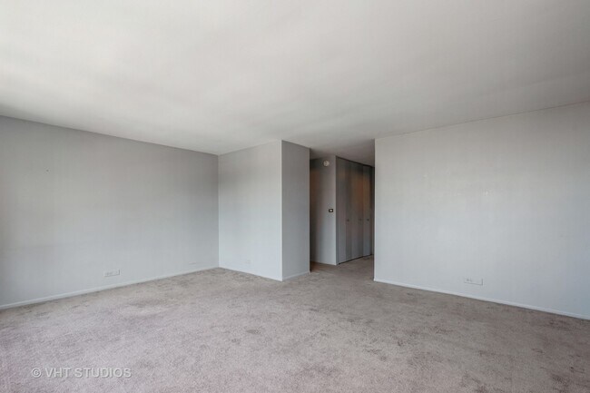 Building Photo - 655 W Irving Park Rd