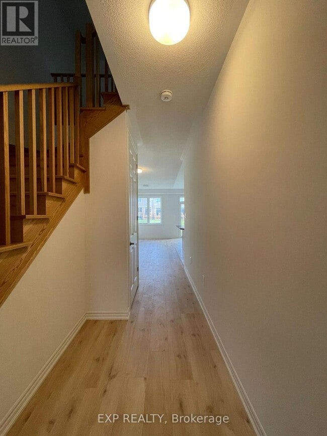 Building Photo - 534 Worden St