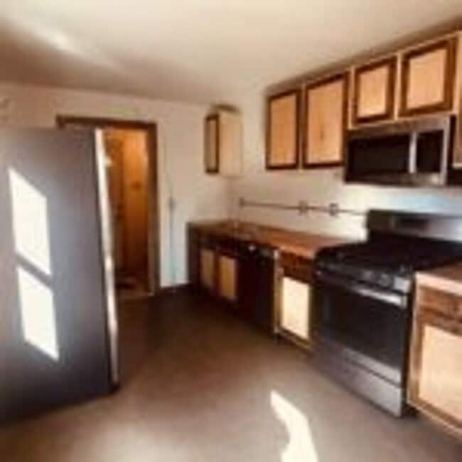 Building Photo - 507 6th Ave