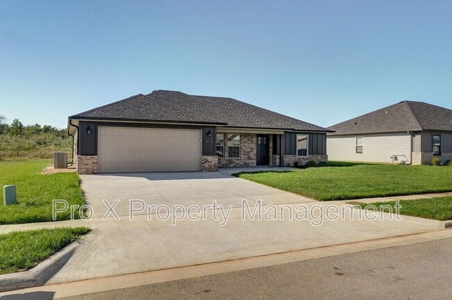 Building Photo - 5618 West Mangrove St