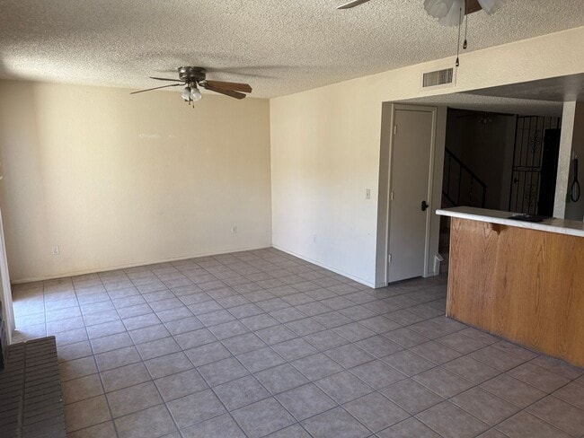 Building Photo - Visa Del Valle Townhome with Community Poo...