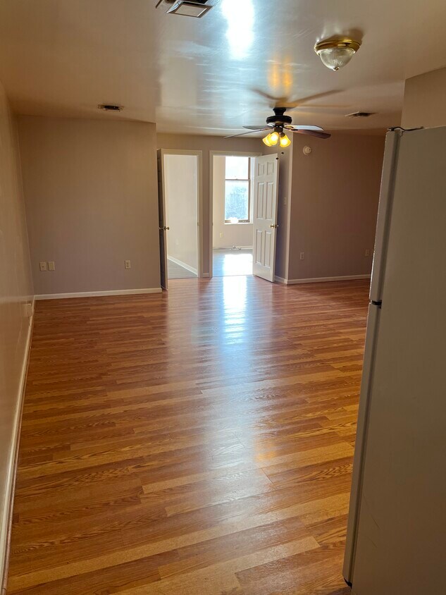 Living room - 1301 E Carson St (Pittsburgh, PA)