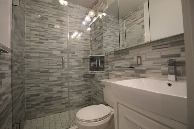 Foto del edificio - E 25TH ST.