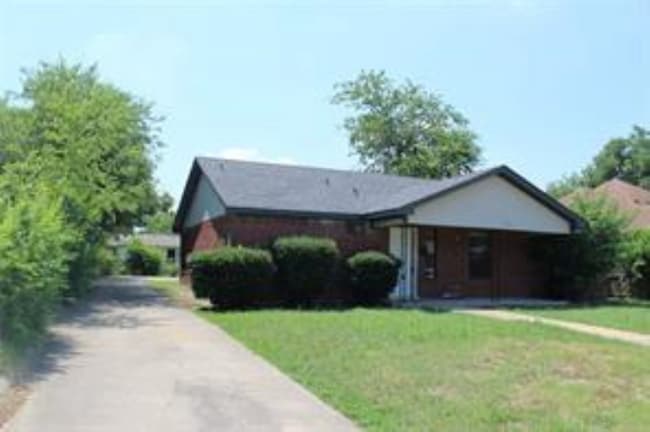 Building Photo - 1526 Richard St