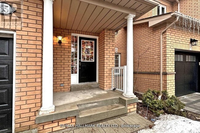 Building Photo - 55 Walkview Crescent