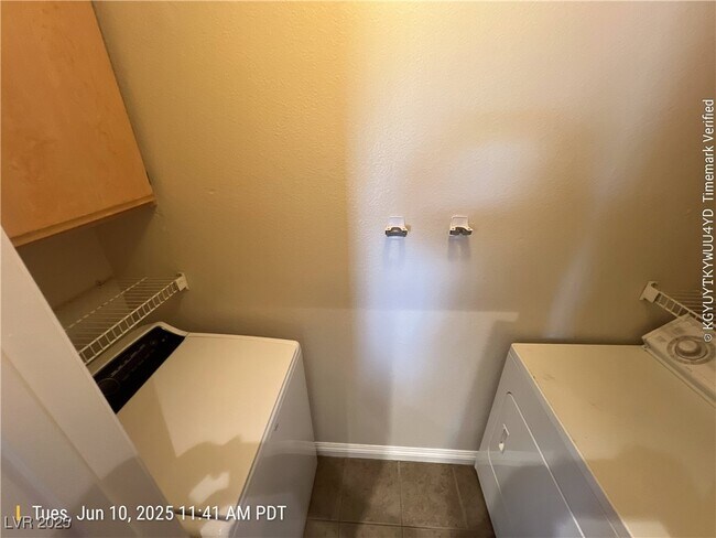 Foto del edificio - 2900 Sunridge Heights Pkwy