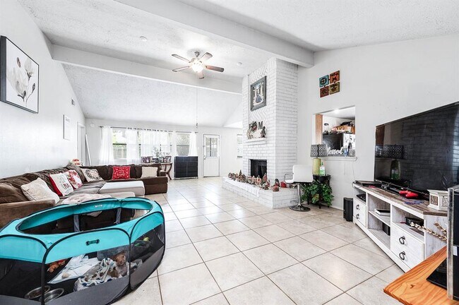Building Photo - 21423 Golden Dove Dr