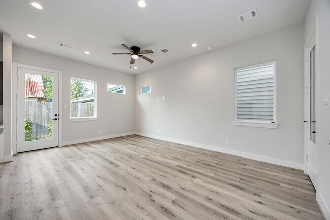 Building Photo - Bauman Heights