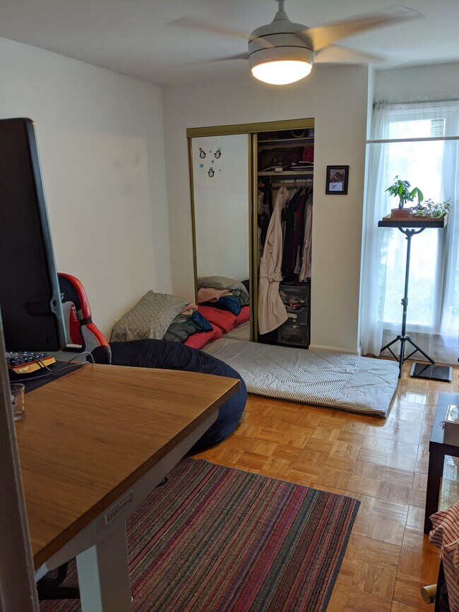 1904 N Woodley St, Arlington, VA 22207 Townhome Rentals in Arlington