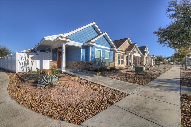 Building Photo - 1347 Dexters Pl