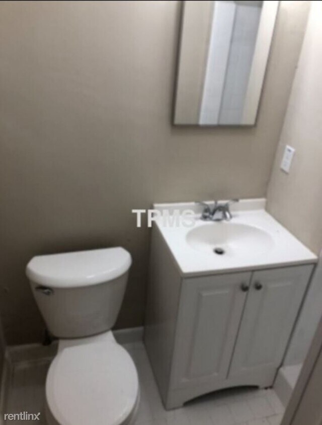 Building Photo - 1 br, 1 bath House - 97 S Merrimac St B