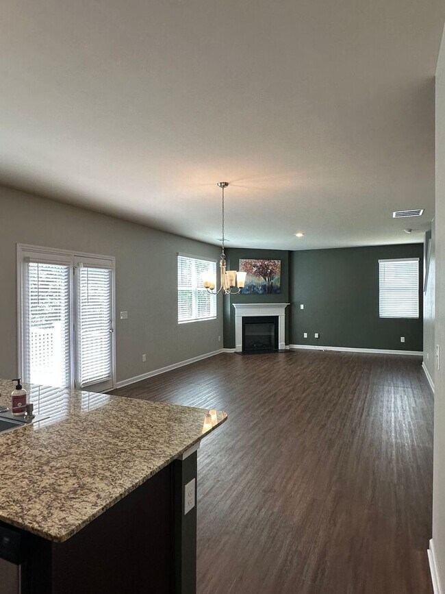 Foto del edificio - 4 Bedroom home in Gainesville!
