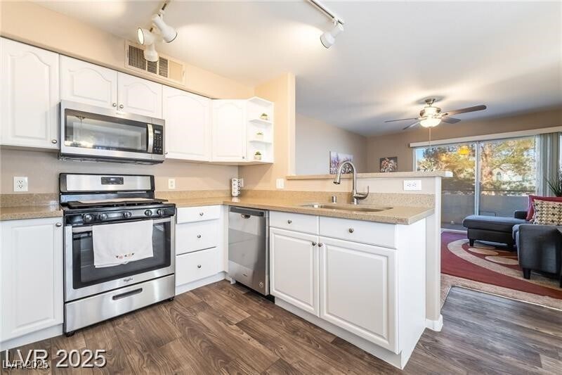Foto principal - 5710 E Tropicana Ave