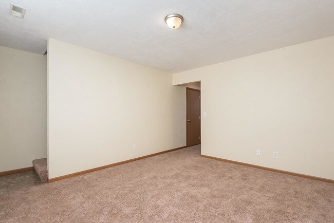 Building Photo - 143 Northtowne St