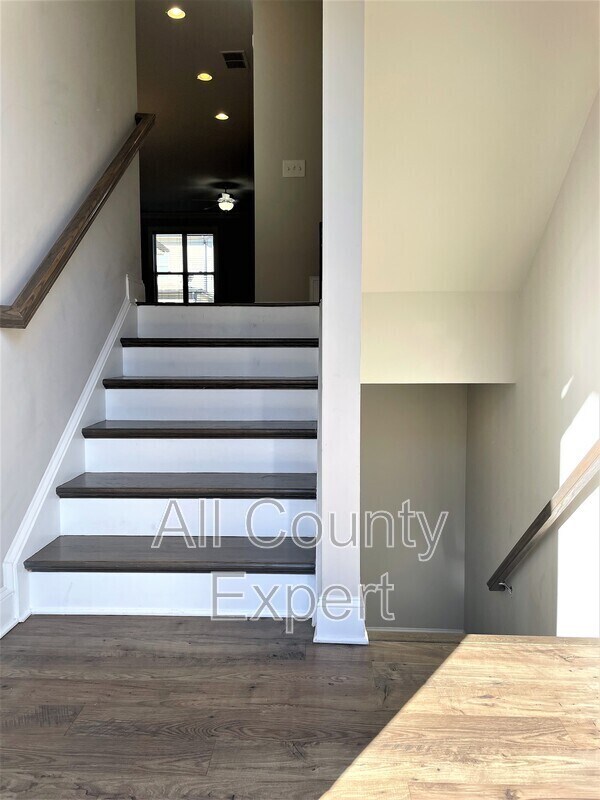 Foto del edificio - 113 Laurel Crst Aly