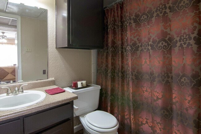 Foto del edificio - 4800 Lamonte Ln