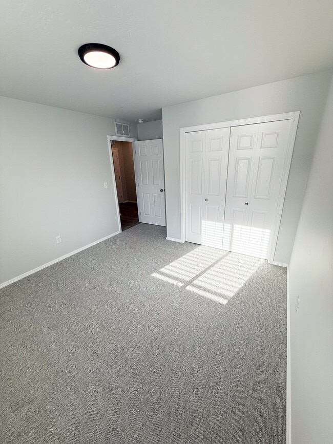 Building Photo - 1367 Silver Vly St