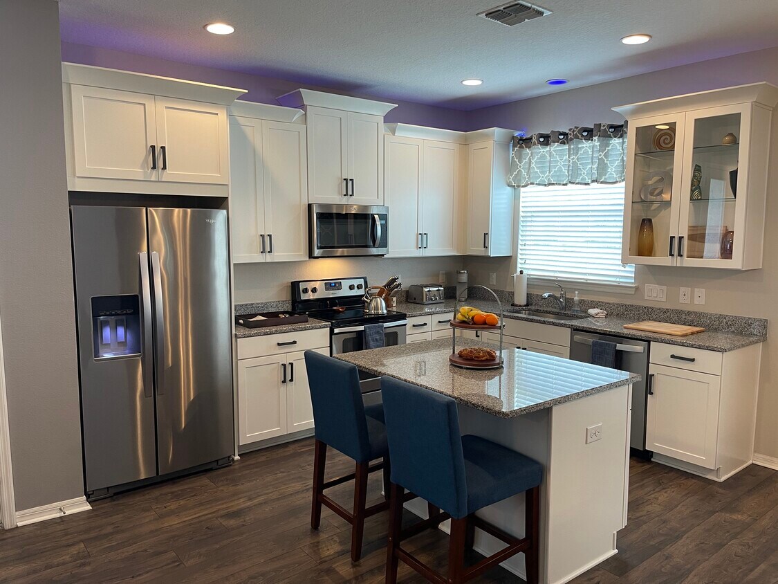 Primary Photo - 3561 Brighton Park Cir
