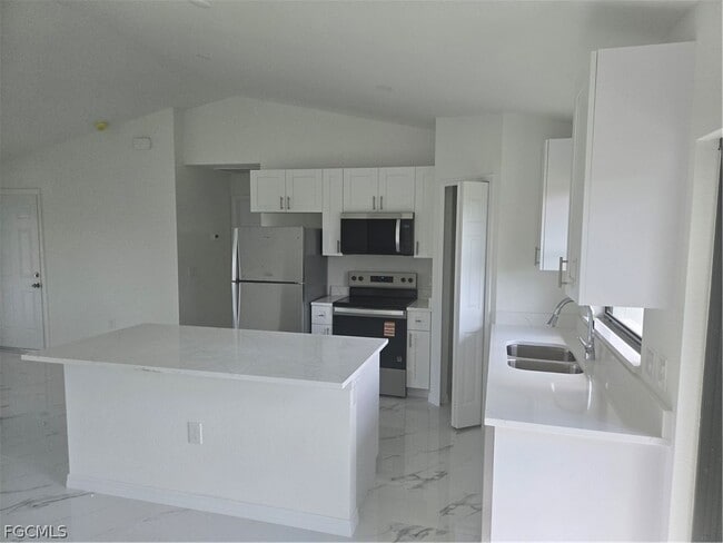 Building Photo - 2707 30th St SW